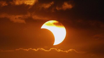 Részleges napfogyatkozás megfigyelése a Bükki Csillagdából